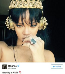 Rihanna en train d'écouter Anti
